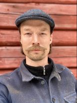 <i class='fa fa-linkedin'></i>